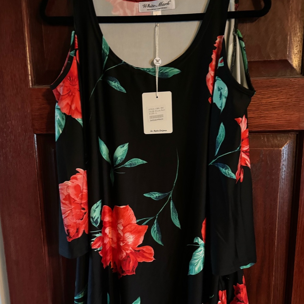White Mark cold shoulder floral tunic top